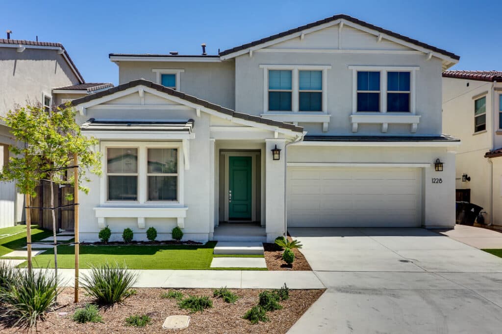 Artificial-Turf-and-Stepping-Stones-Chula